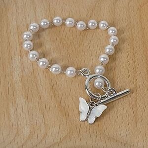 Elegant Pearl Bead Bracelet with Butterfly Charm